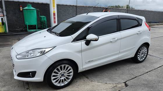 FORD FIESTA 1.6 TITANIUM HATCH 16V FLEX 4P POWERSHIFT
